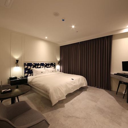 Zam101 Hotel Gimhae Экстерьер фото