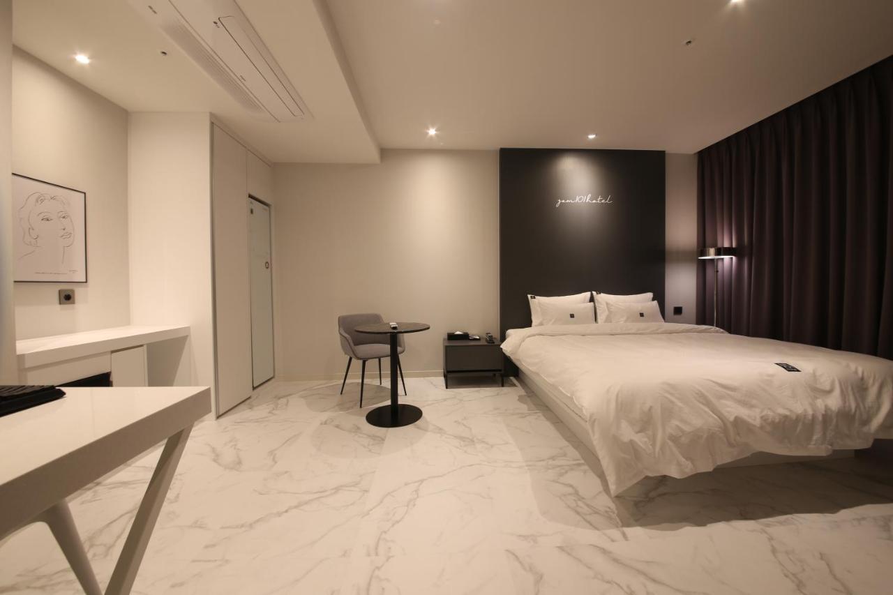 Zam101 Hotel Gimhae Экстерьер фото
