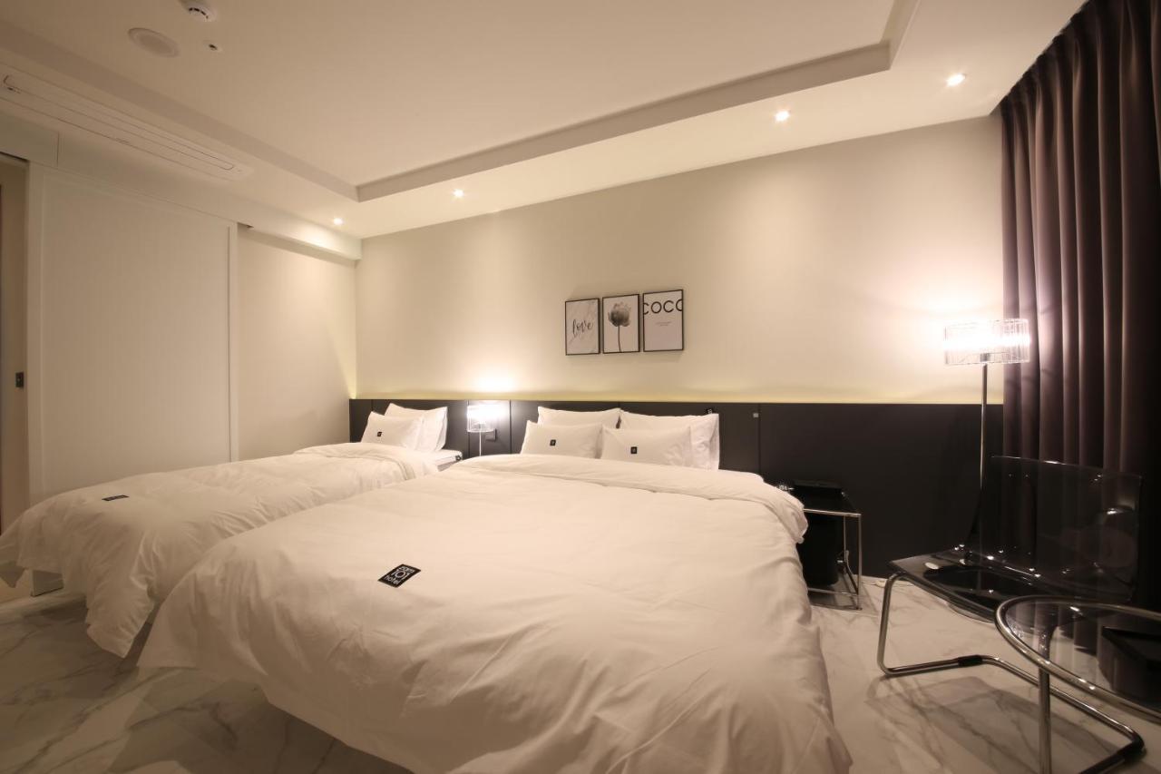 Zam101 Hotel Gimhae Экстерьер фото