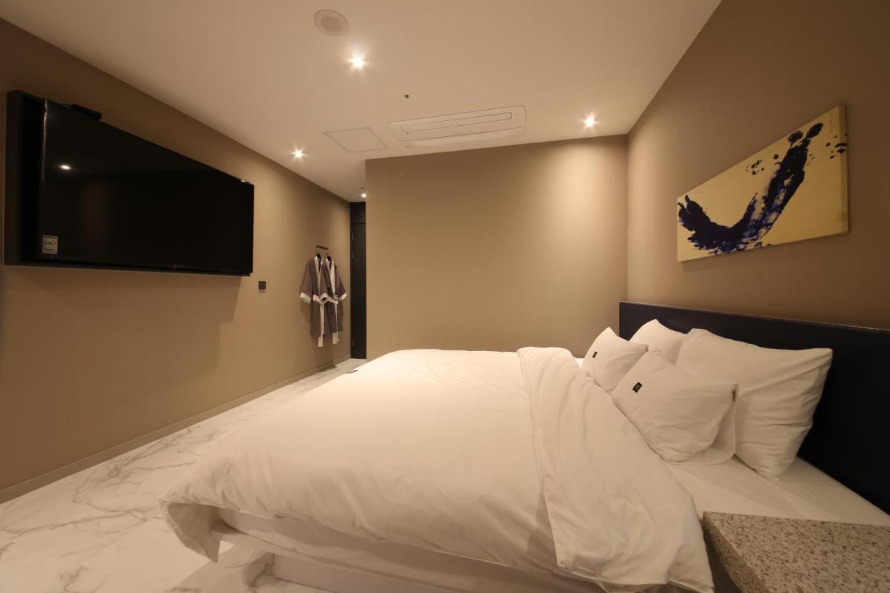Zam101 Hotel Gimhae Экстерьер фото